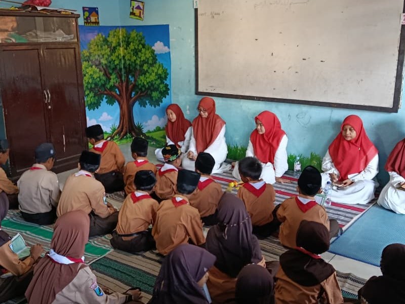KEGIATAN RUTINAN JUM'AT MANIS
